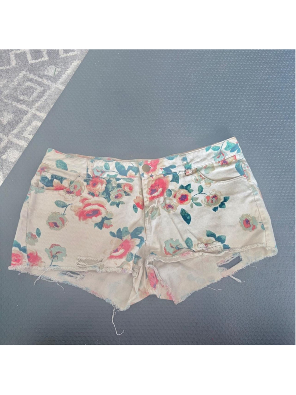 Y2K "mine" distressed floral print denim shorts (juniors large)